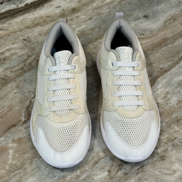 Women’s VIONIC Zesta slip on sneakers- Size 9 - Picture 2 of 9